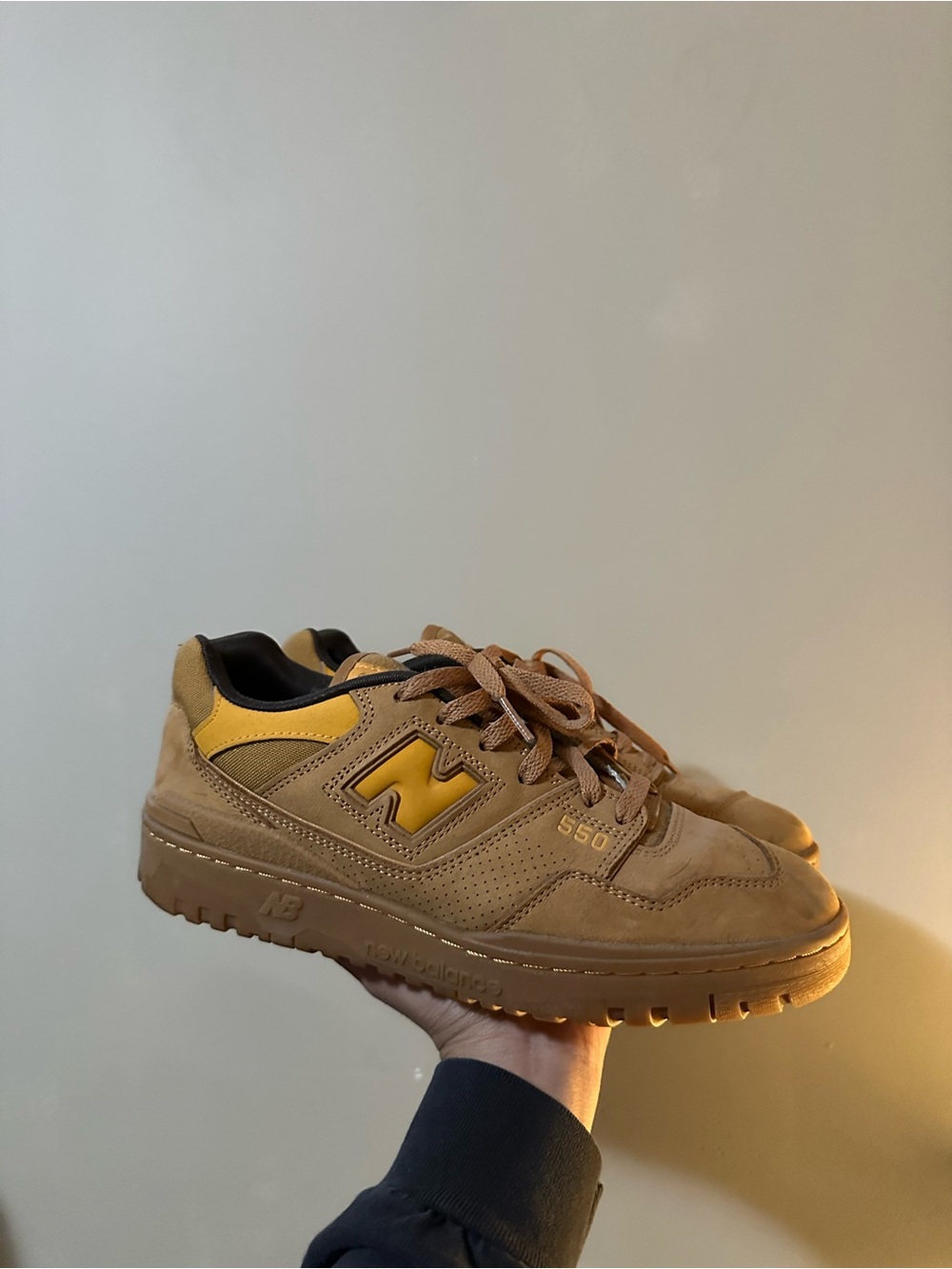 New Balance Men's 550 Suede Trainer in Tan with Yellow Accent